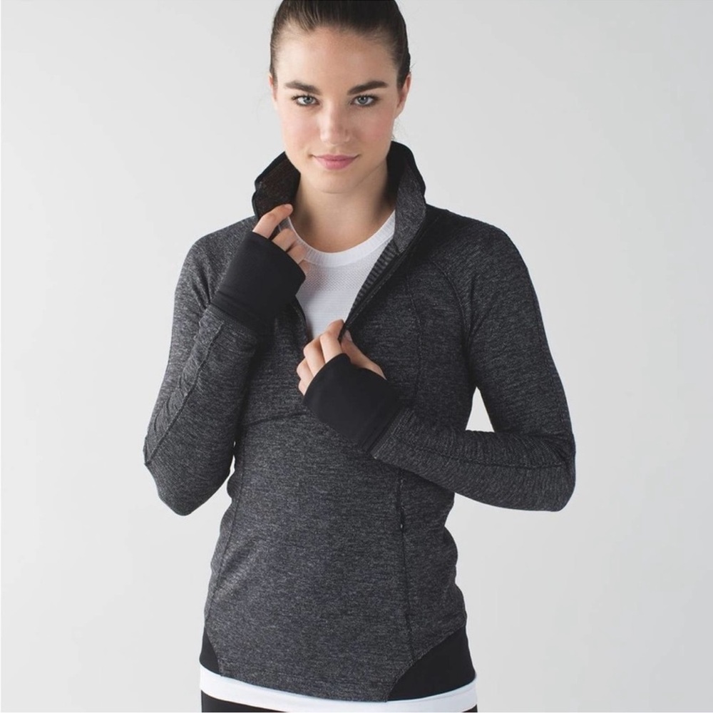 Lululemon Runderful 1/2 Zip‎ Top in Heathered  Gray Sz 8